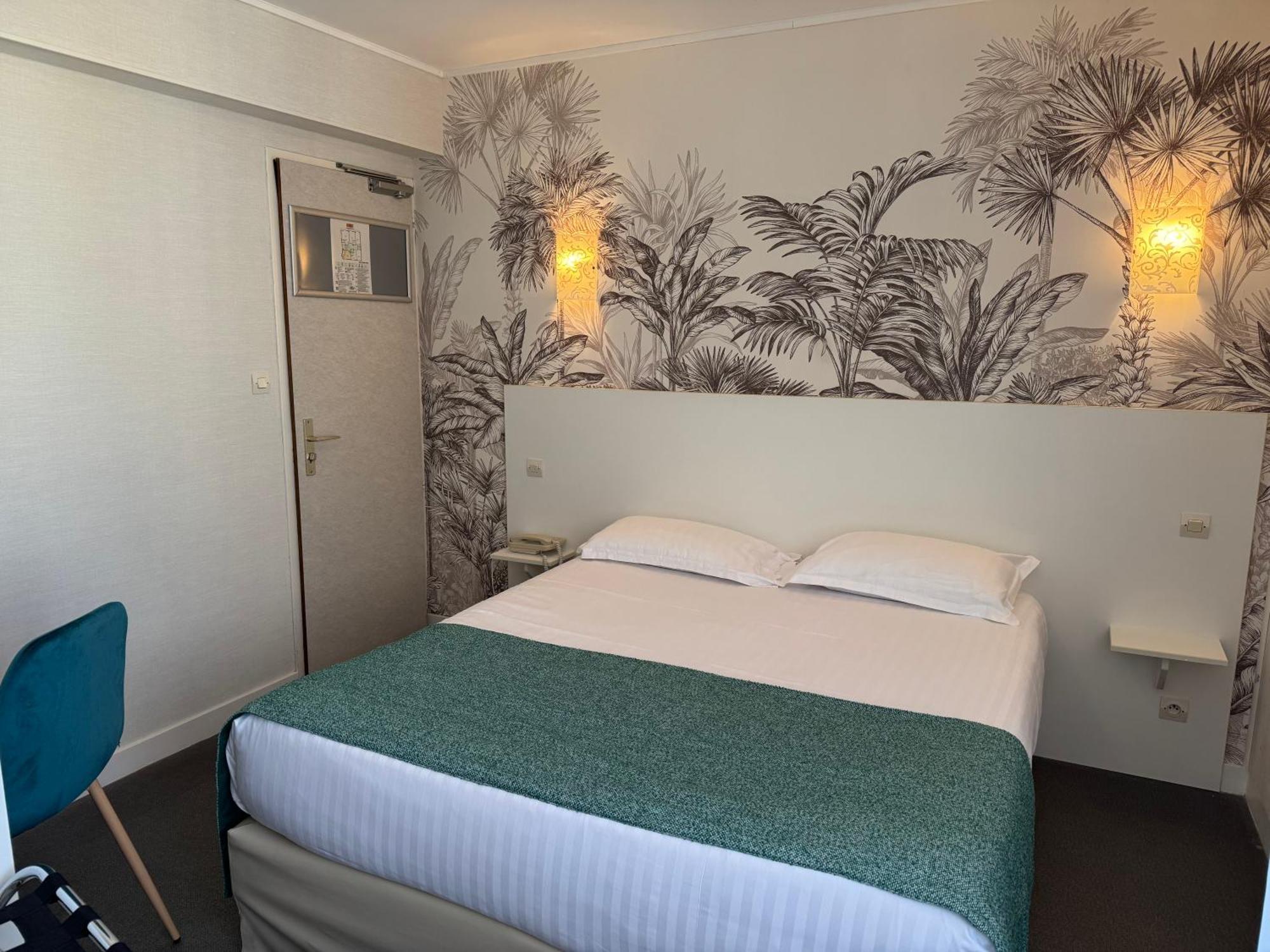 Hôtel Calme Des Pins&Spa Les Sables-dʼOlonne Exterior foto