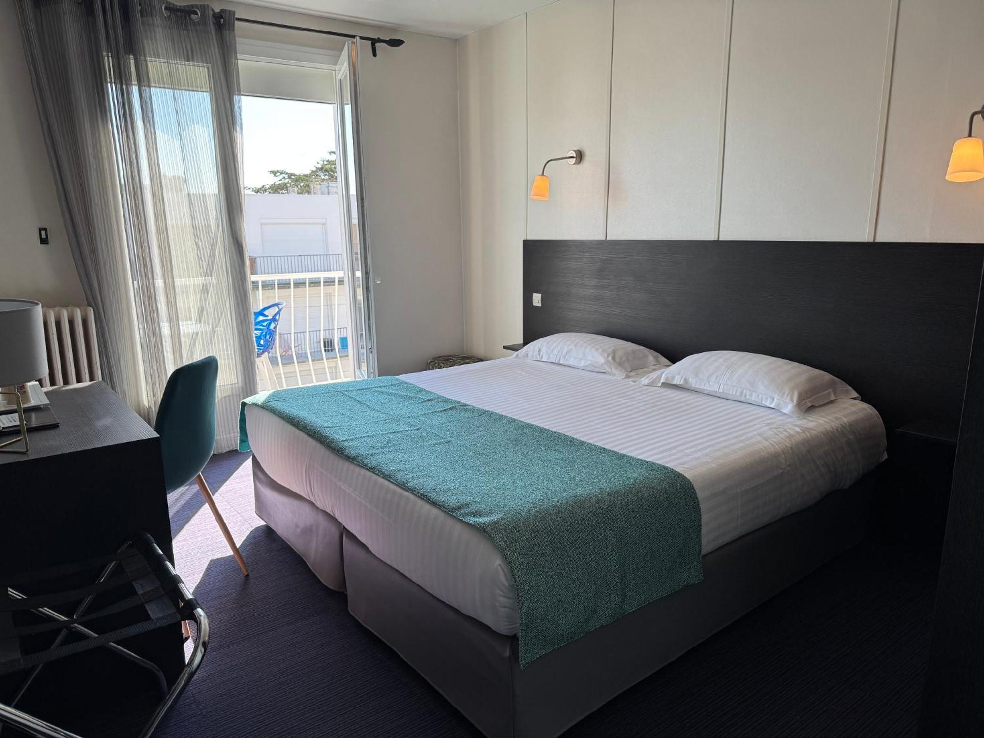 Hôtel Calme Des Pins&Spa Les Sables-dʼOlonne Exterior foto