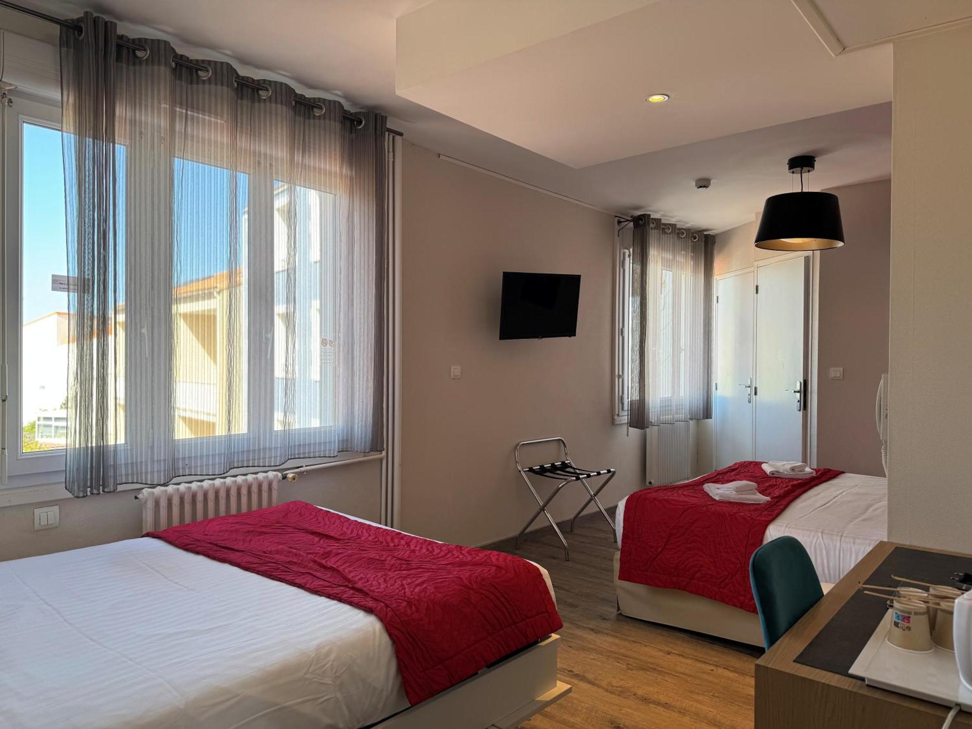 Hôtel Calme Des Pins&Spa Les Sables-dʼOlonne Exterior foto